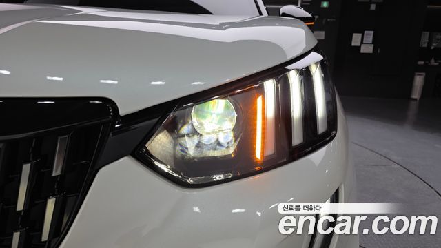 Peugeot 2008 2021 — photo 8