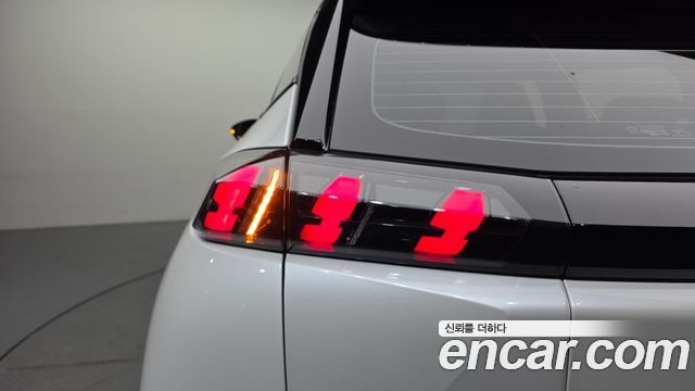 Peugeot 2008 2021 — photo 9