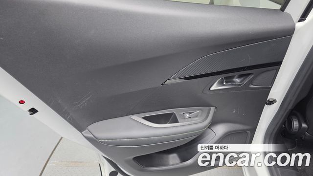 Peugeot 2008 2021 — photo 15