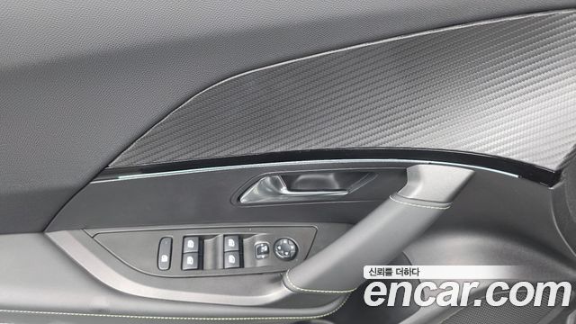 Peugeot 2008 2021 — photo 27