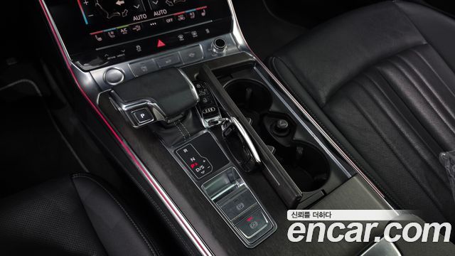 Audi A7 2020 — photo 12