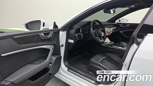 Audi A7 2020 — photo 13