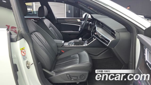 Audi A7 2020 — photo 17