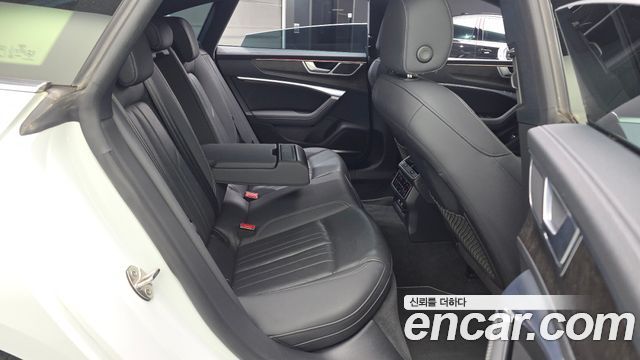 Audi A7 2020 — photo 18