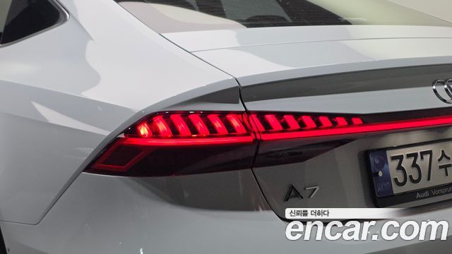 Audi A7 2020 — photo 9