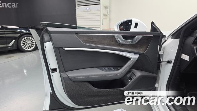 Audi A7 2020 — photo 14