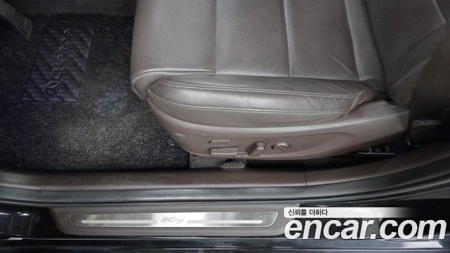 Kia K7 2016 — photo 31