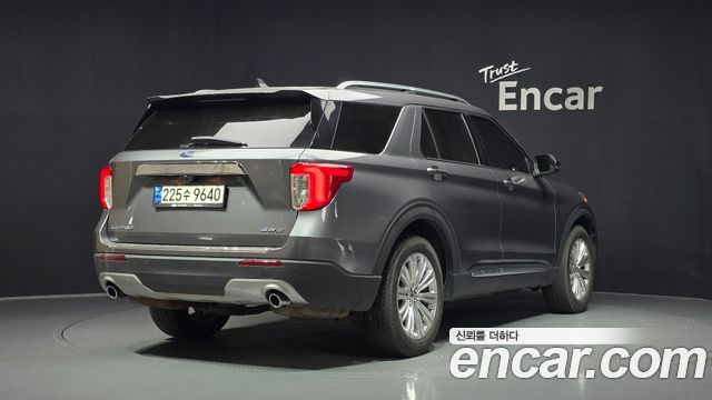Ford Explorer 2021 — photo 2