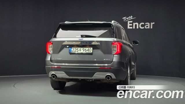 Ford Explorer 2021 — photo 4