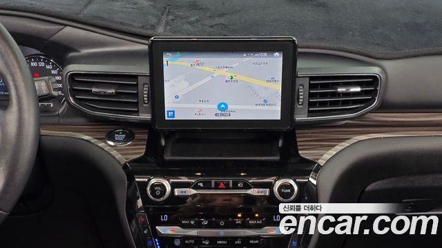 Ford Explorer 2021 — photo 18