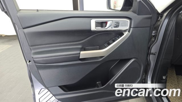Ford Explorer 2021 — photo 14