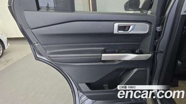 Ford Explorer 2021 — photo 15