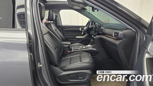 Ford Explorer 2021 — photo 16