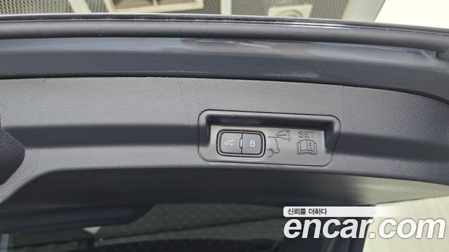 Ford Explorer 2021 — photo 32