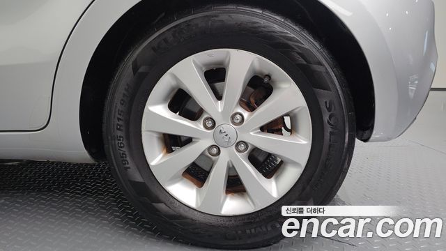 Kia pride 2014 — photo 7