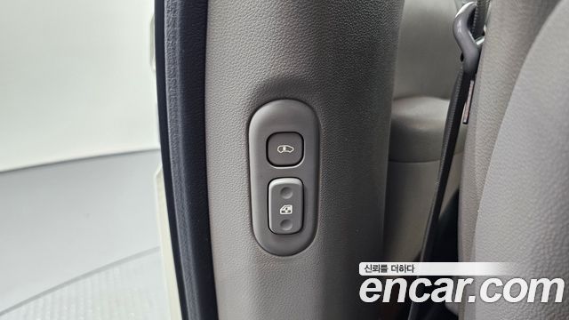 Kia Canival 2013 — photo 25