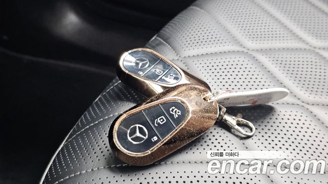 Mercedes-Benz EQS 2023 — photo 22