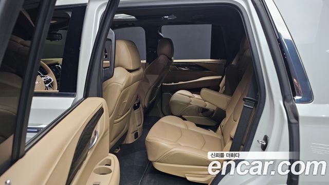 Cadillac Escalade 2020 — photo 18