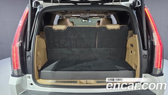 Cadillac Escalade 2020 — photo 26