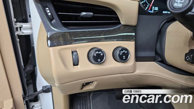 Cadillac Escalade 2020 — photo 29