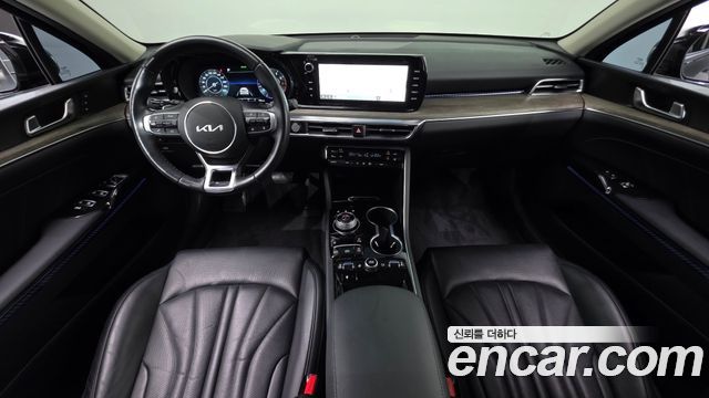 Kia K5 2023 — photo 10