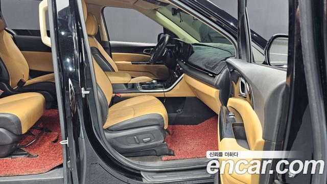 Kia Canival 2021 — photo 17