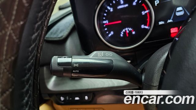 Kia Canival 2021 — photo 24