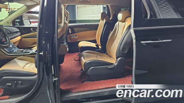 Kia Canival 2021 — photo 16