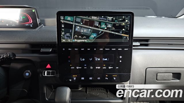 Hyundai Staria 2025 — photo 13
