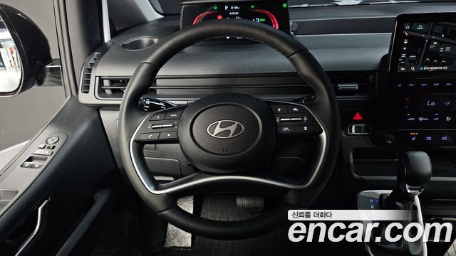Hyundai Staria 2025 — photo 14