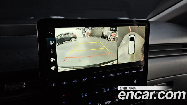 Hyundai Staria 2025 — photo 15