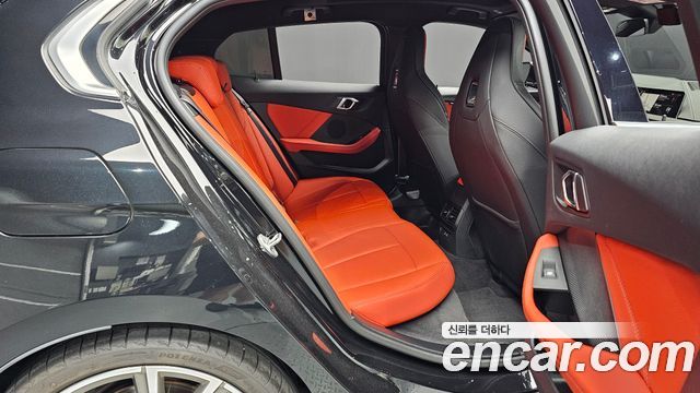 BMW 1-Series 2024 — photo 18