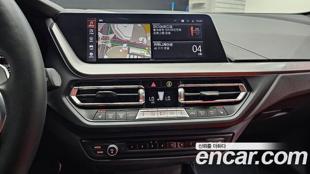 BMW 1-Series 2024 — photo 20