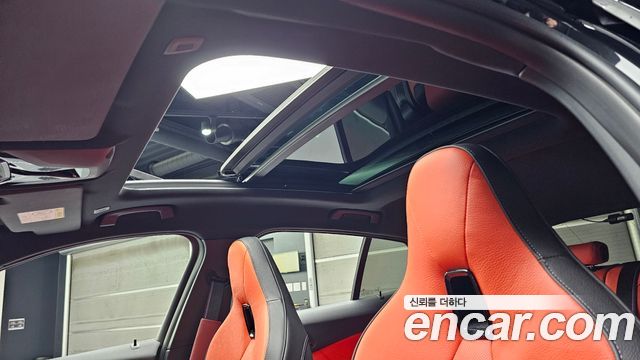 BMW 1-Series 2024 — photo 25
