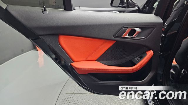 BMW 1-Series 2024 — photo 15