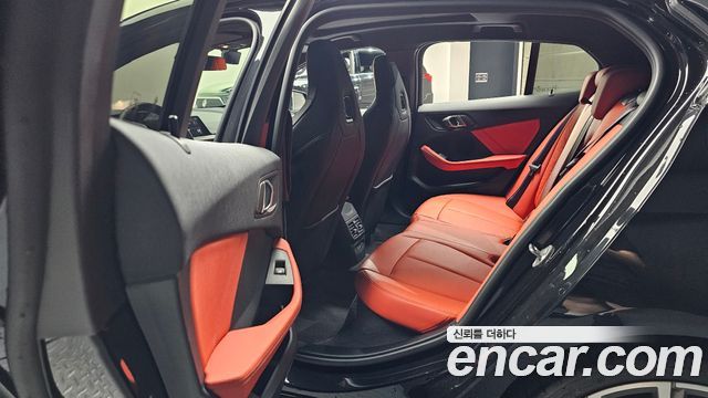 BMW 1-Series 2024 — photo 16