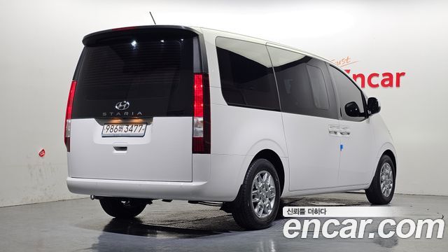 Hyundai Staria 2024 — photo 2