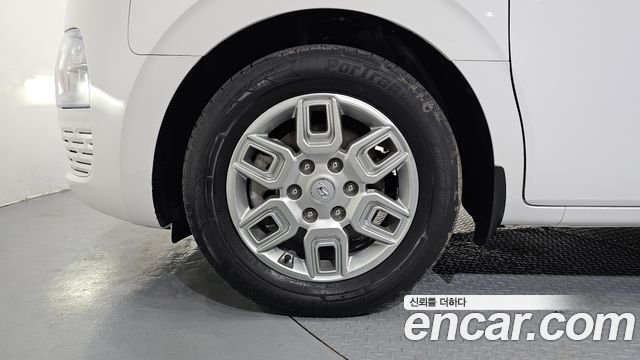 Hyundai Staria 2024 — photo 5