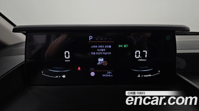 Hyundai Staria 2024 — photo 8
