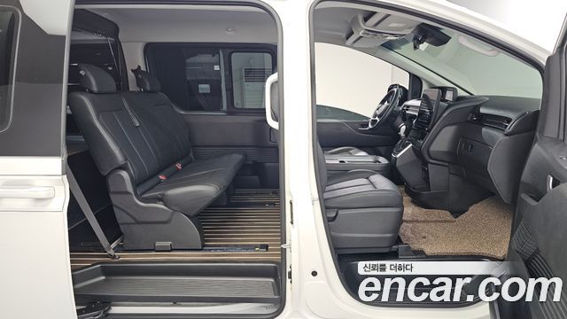 Hyundai Staria 2024 — photo 11
