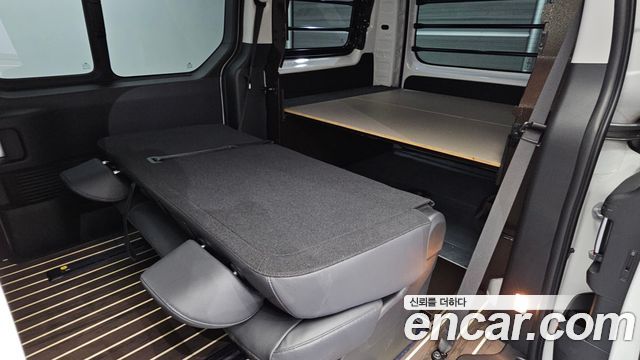 Hyundai Staria 2024 — photo 16
