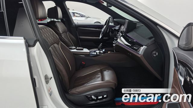 BMW Gran Turismo 2022 — photo 13