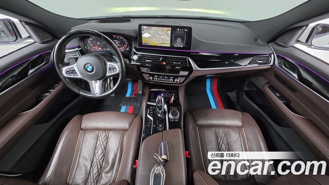 BMW Gran Turismo 2022 — photo 9