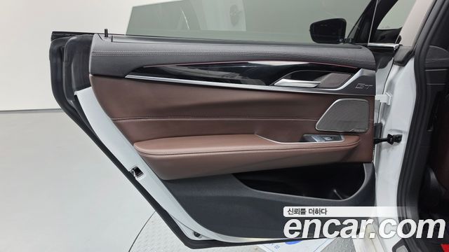 BMW Gran Turismo 2022 — photo 14