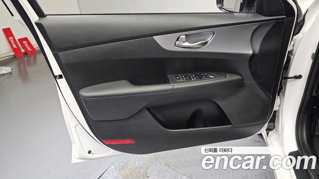 Kia K3 2022 — photo 14