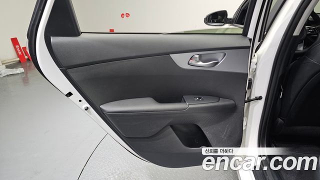Kia K3 2022 — photo 15