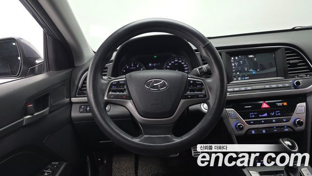Hyundai AVANTE 2016 — photo 12