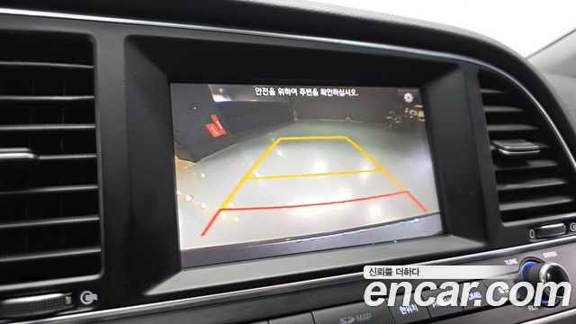 Hyundai AVANTE 2016 — photo 14