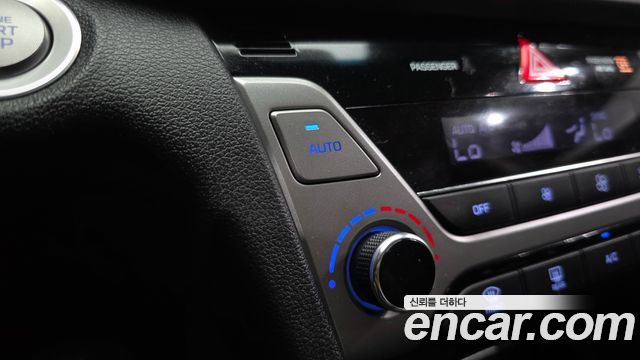 Hyundai AVANTE 2016 — photo 17