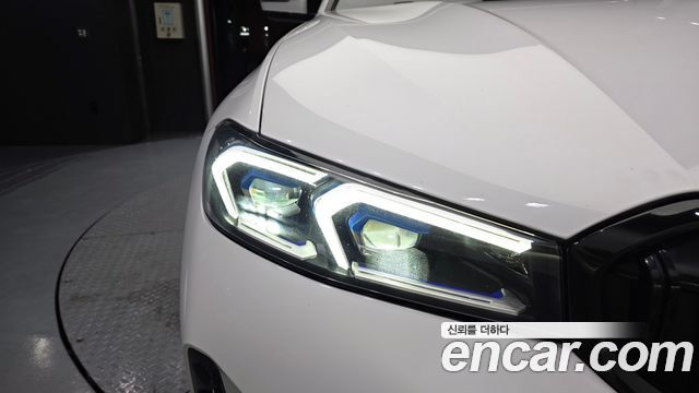 BMW 3-Series 2024 — photo 8